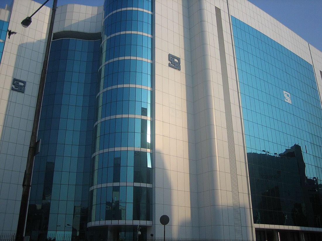 SEBI Bhavan in Mumbai, headquarters of the Securities and Exchange Board of India, which has published three studies showing most individual F&O traders lose money